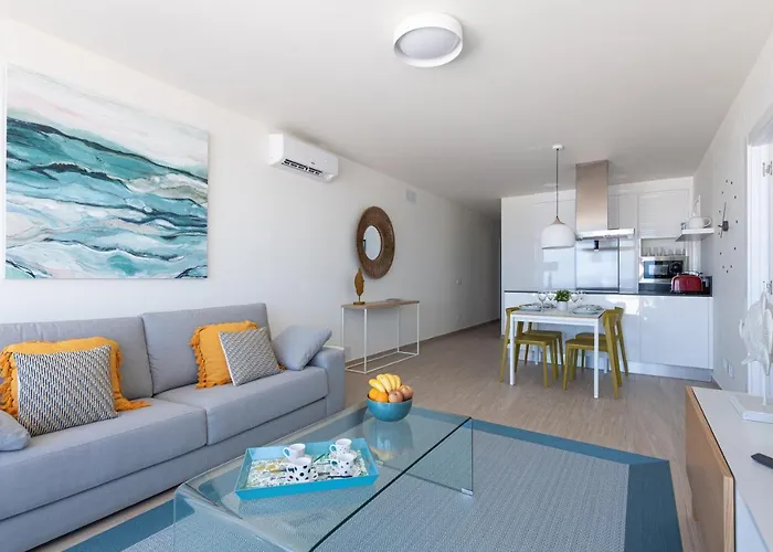 Elegant Living With Great Views Of Las Canteras Beach